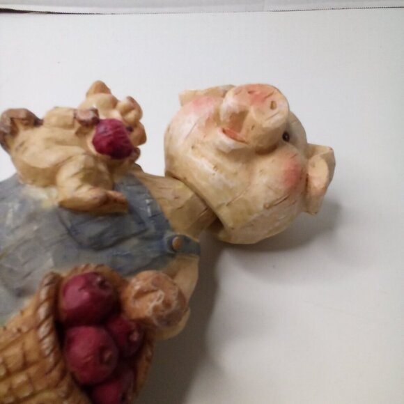 Pig In Overalls Farmer Bobblehead Piglet Baby Apples Resin Cottagecore Country - Picture 14 of 14